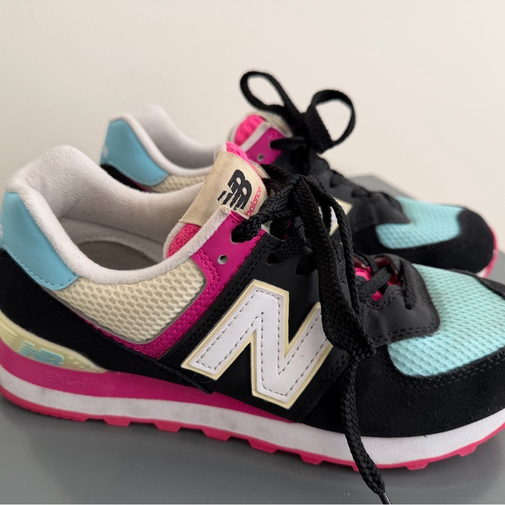 New Balance Women's Sneakers in Black, Pink, and Blue